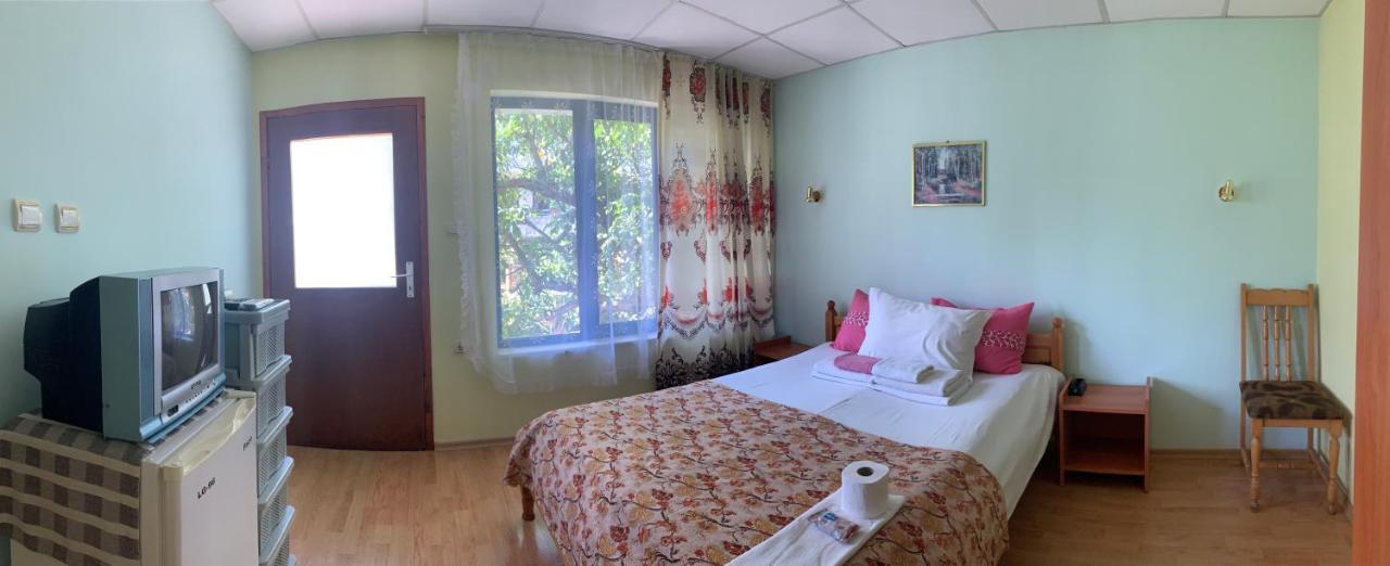 Guest House “Olesya” Obzor Bagian luar foto